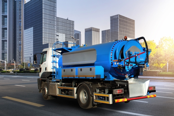 CANAL JETTING VEHICLES 