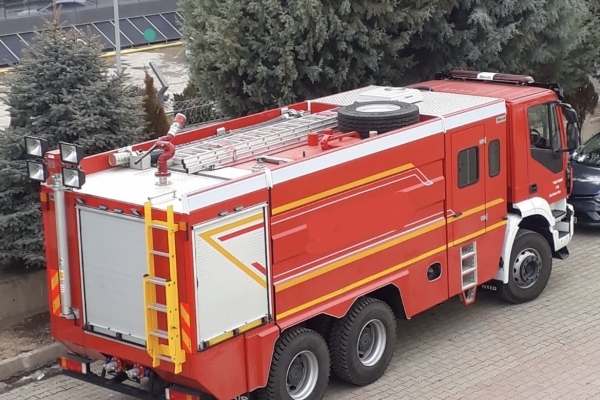 HEAVY DUTY FIRE FIGHTING VEHICLES 